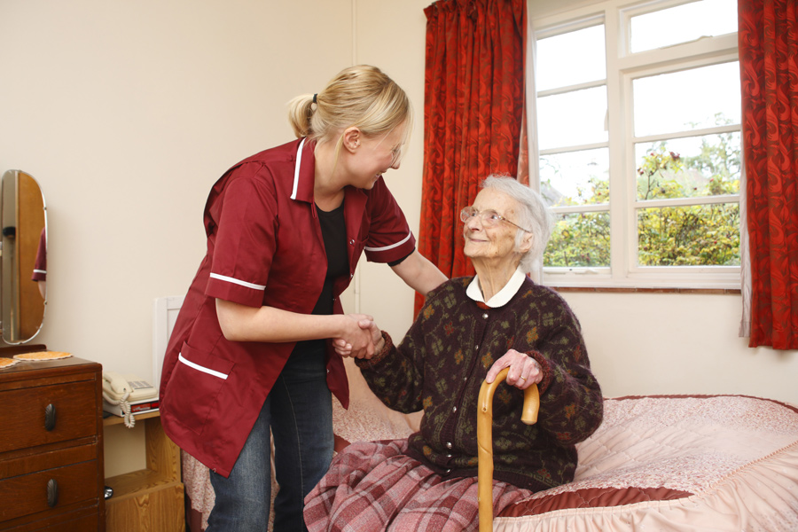 Een zorgcentrum wordt meestal in verband gebracht met ouderenzorg.