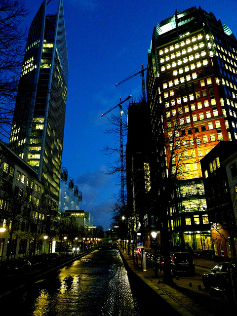 Den Haag by night